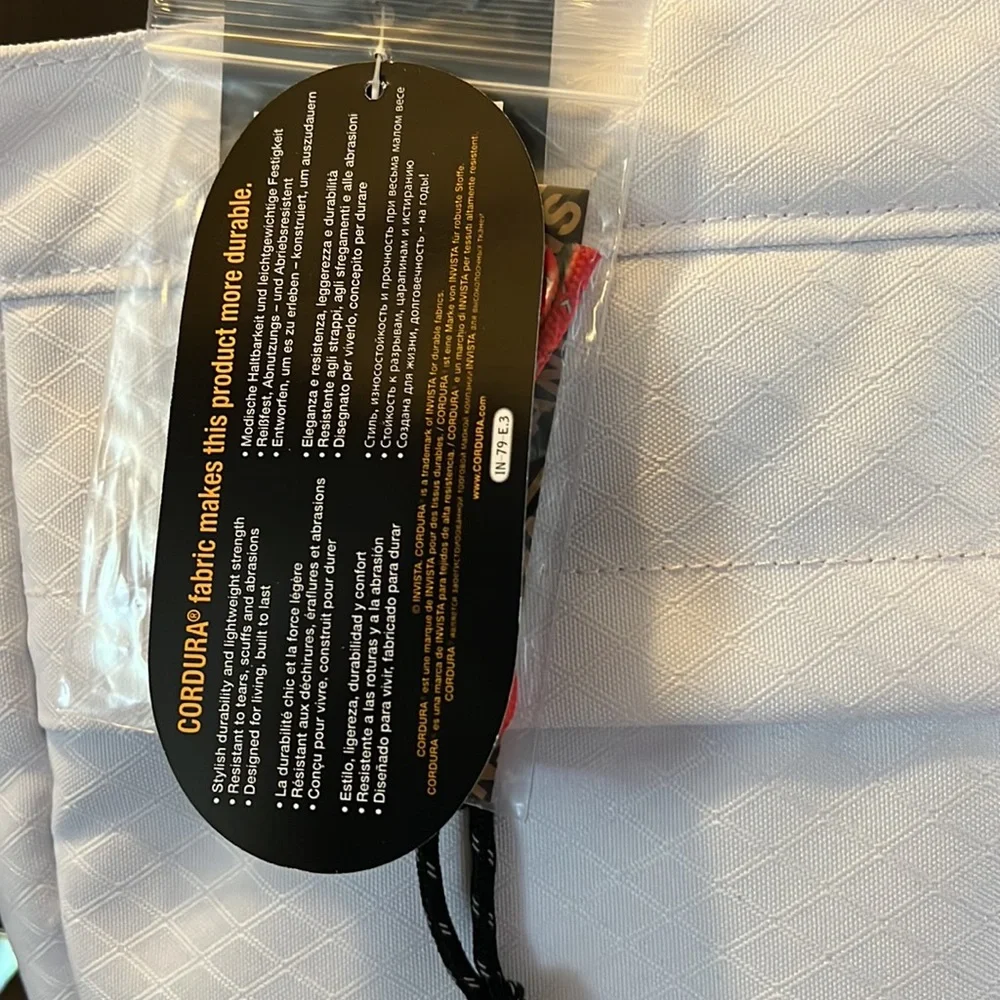 Vans Construct bag. White and black. Can hold a skateboard through the back. NWT - Picture 6 of 16